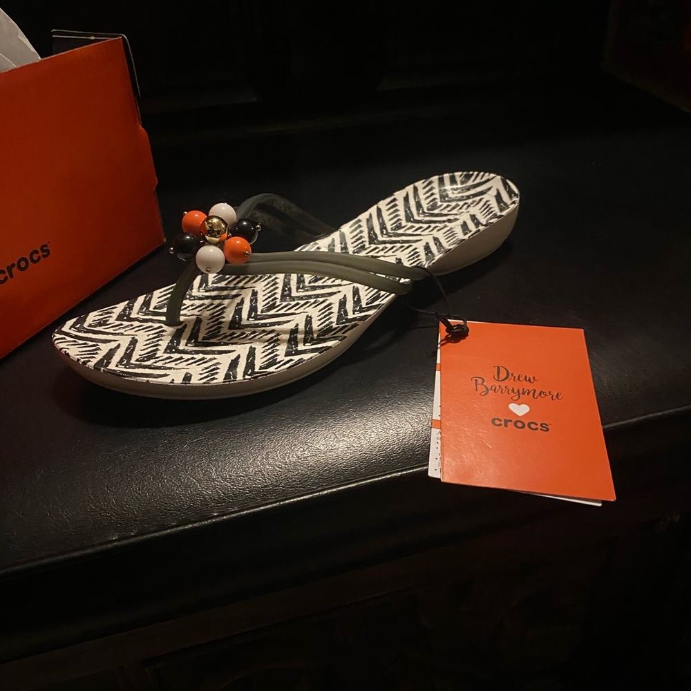 Drew Barrymore crocs